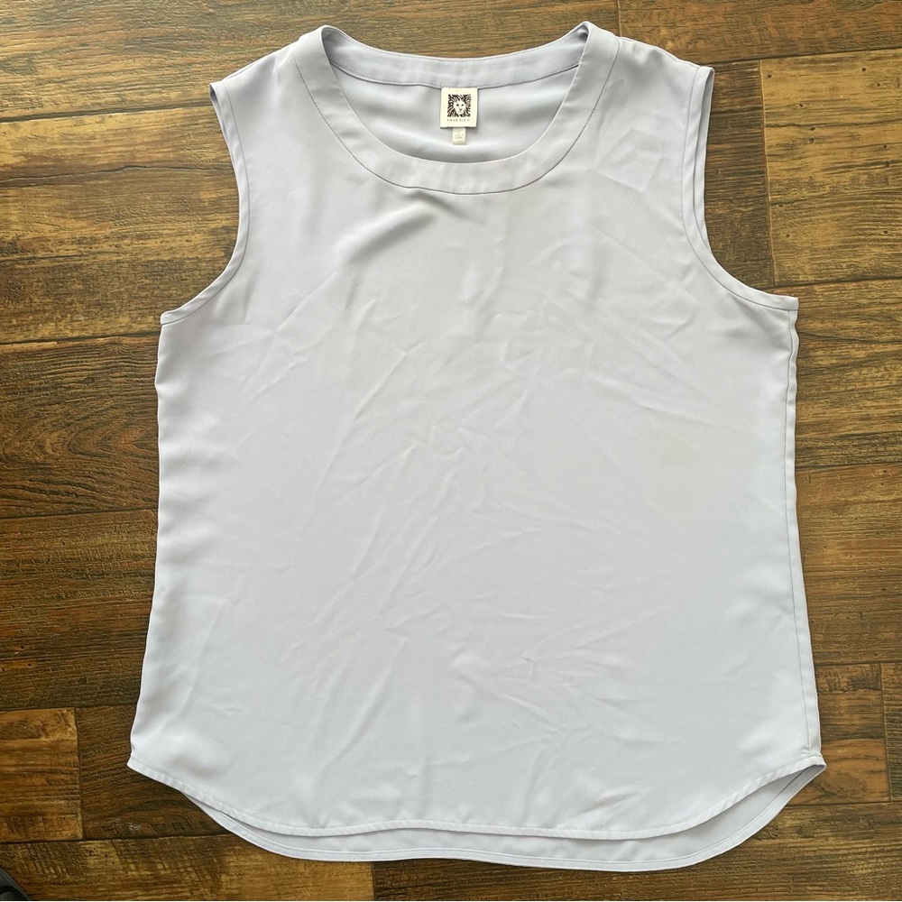 Anne Klein sleeveless women’s blouse. Light purple. Lavender. Size Large.